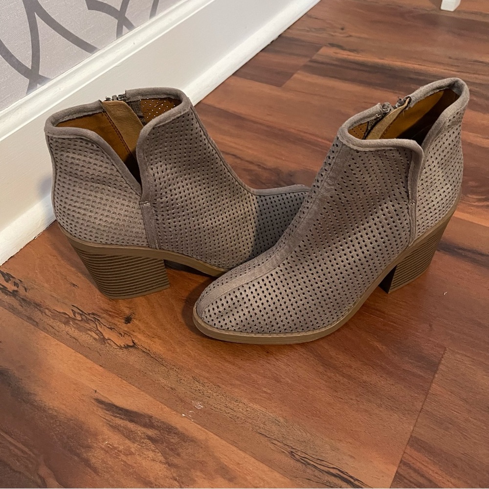Tilly’s/Soda Tarpon Gray Women’s Heeled Booties - 6 1/2